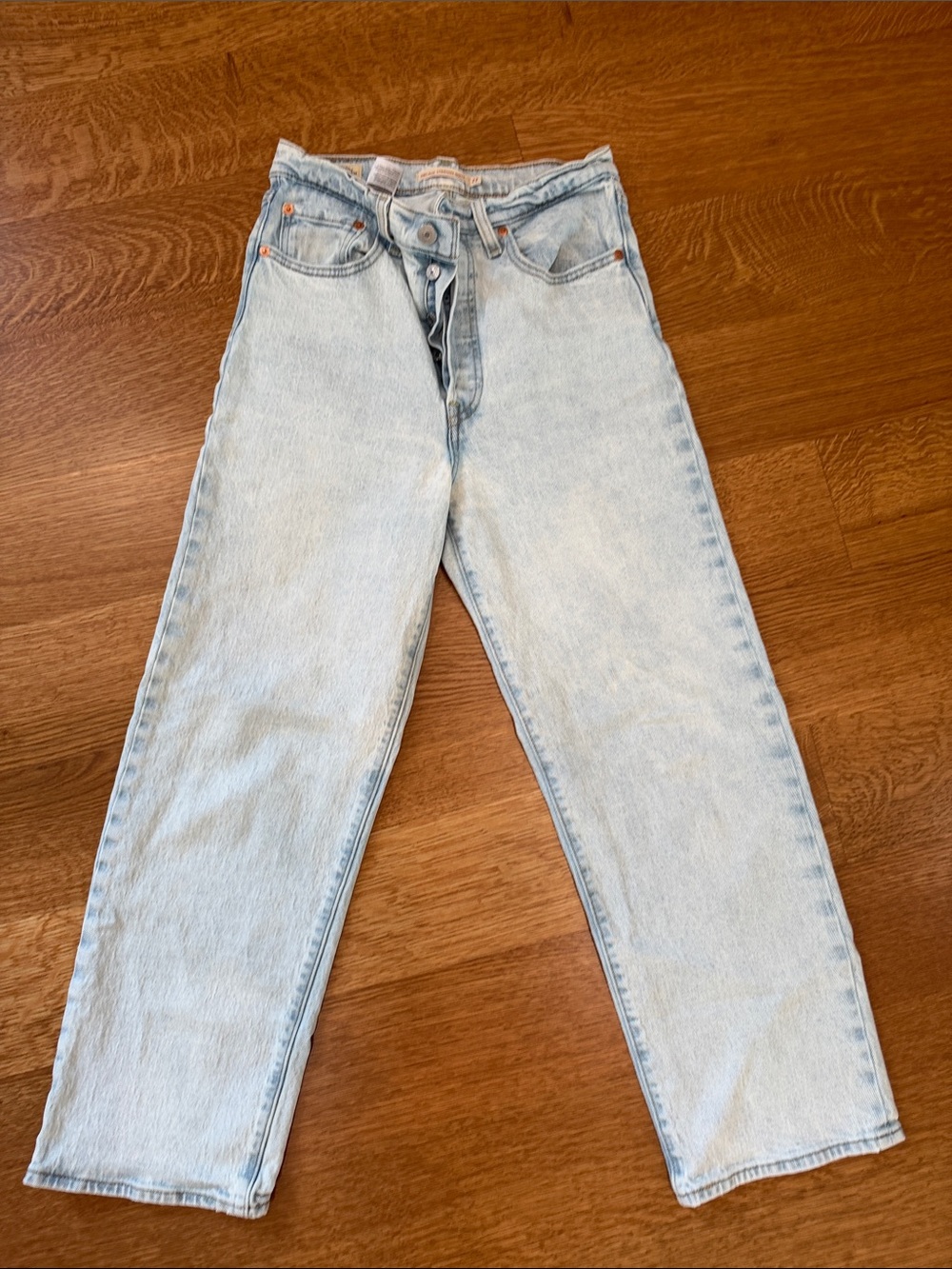 Levi’s Ribcage Straight Ankle Jeans